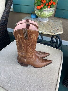Charlie 1 Horse (by Lucchese) Cowgirl / Cowboy Boots. Size 8B